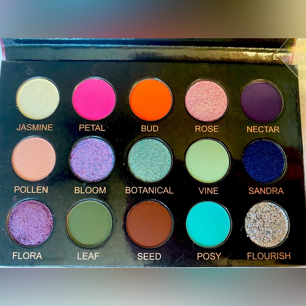Glaminatrix Sandra Rose Mini Eyeshadow Palette (Limited Edition - Sold Out) SOLD